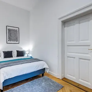  Apartment Szondi